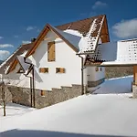 Komforna Planinska Kuca Za Odmor 샬레 므르코팔리
